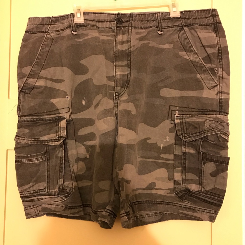 Men’s shorts grey camouflage